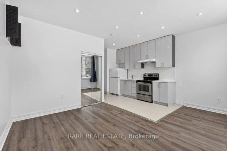 488 Oakwood Avenue #Front Unit - Photo 5