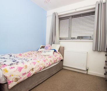 3 bedroom House To Let - Photo 5