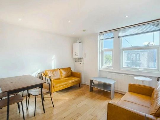 3 bedroom flat to rent - Photo 1