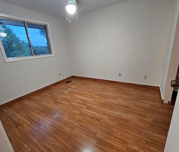 For Lease - 560A Brookhaven Crescent, Waterloo, Ontario - Photo 4