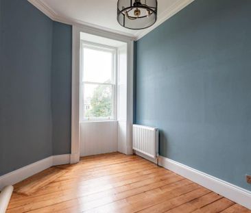 3 bedroom flat to rent - Photo 4
