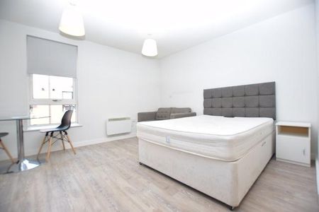 Studio to rent - Photo 3