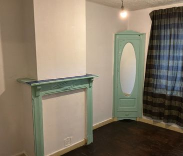 Gezinswoning tot 4 SLPK met tuintje in centrum Roeselare - Foto 1