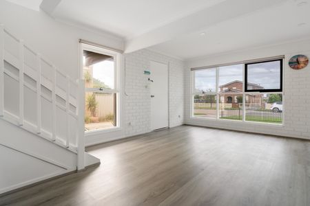 1/252 Dromana Parade, Safety Beach VIC 3936 - Townhouse For Rent | Domain - Photo 4