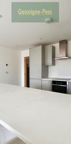 The Barbican - Farnham - Photo 1