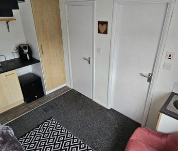 1 bedroom flat to rent - Photo 6
