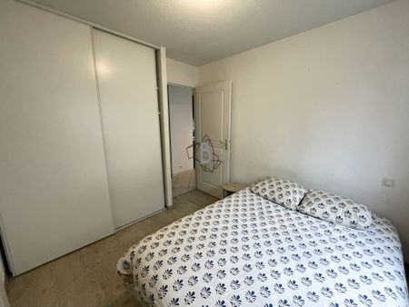 Location Appartement 2 pièces 34m² ONET LE CHATEAU 12850 - Photo 3