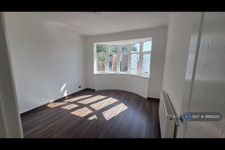 3 bedroom detached house to rent - Photo 2