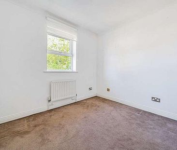 Connaught Drive, Weybridge, Surrey, KT13 - Photo 4