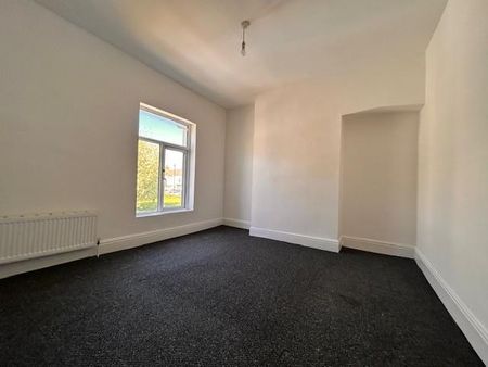 2 bedroom end of terrace house to rent - Photo 3