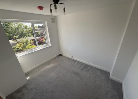 4 bedroom house - terraced to rent - Photo 3