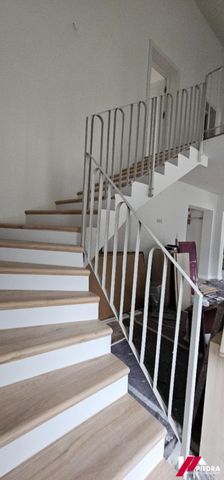 Inchiriez casa noua situata intr-un cartier rezidential select din Turnisor ,complet mobilata si utilata - Fotografie 3