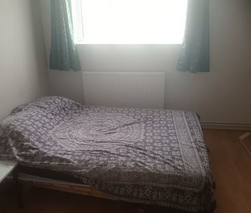 Room in a Shared Flat, Private, NW9 - Photo 3