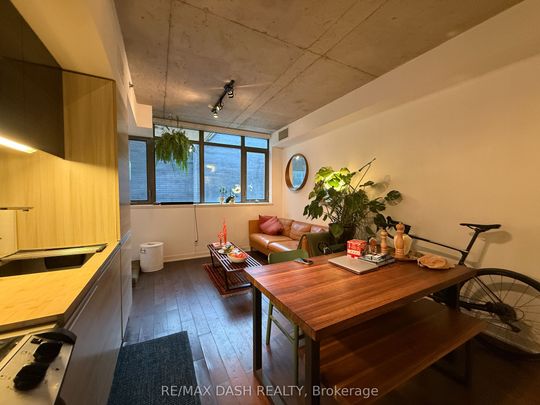 8 Gladstone Lofts - Photo 1