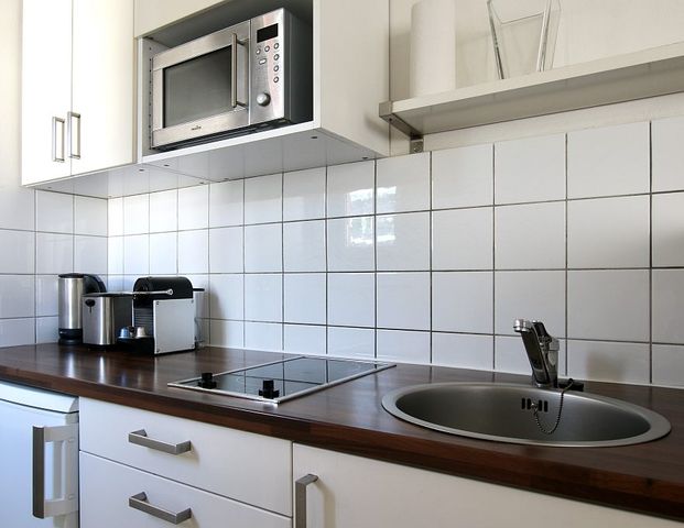 Modern möbliertes Apartment mit Aufzug im Herzen von Köln - Photo 1