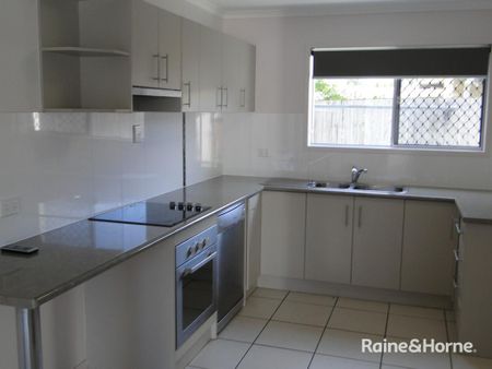 4/63 BARNEY ST, Barney Point, QLD 4680 - Photo 4