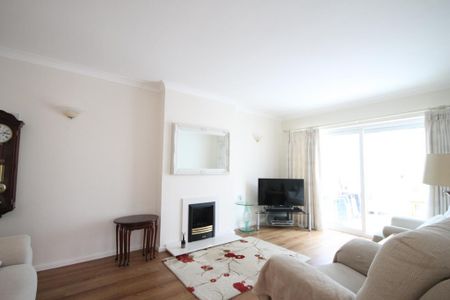 2 bedroom semi-detached bungalow to rent - Photo 2