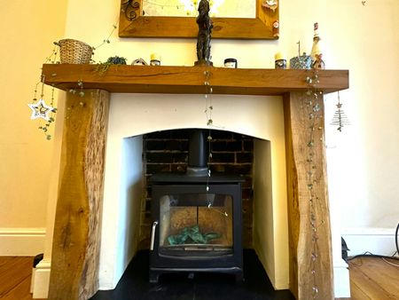 Terraced House to rent on - Photo 5