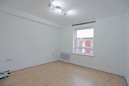 2 bedroom flat to rent - Photo 2
