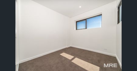 Oversized, stunning & with phenomenal views - Photo 5