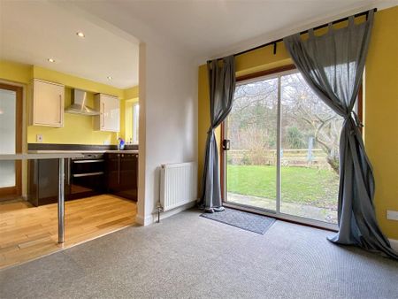 3 bedroom semi-detached house to rent - Photo 4