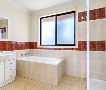 Spacious 2 Bedroom Townhouse - Photo 5