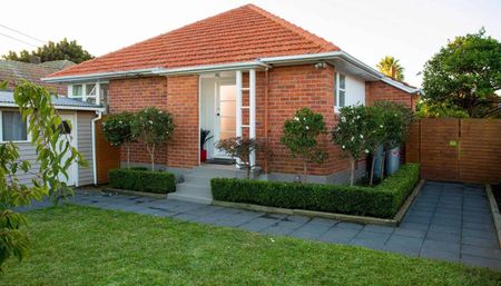 Sun drenched north facing house! - Photo 5