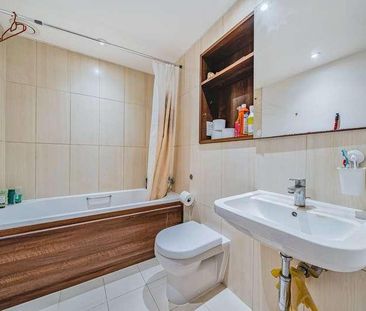 Unwin Way, Stanmore, HA7 - Photo 2