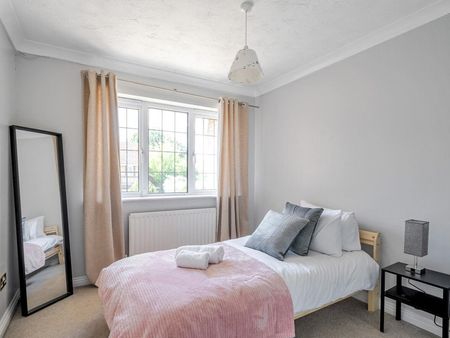 Danesfield Close - Photo 5