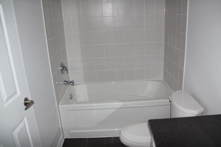 For Lease - 158 West Oak Trail, Kitchener, Ontario - Photo 5