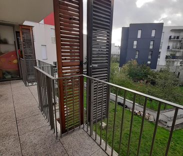 location Appartement T4 DE 85.1m² À RIS ORANGIS - Photo 2