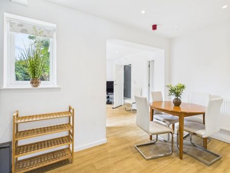 5 bedroom terraced house to rent - Photo 3