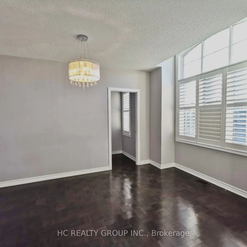 Detached Home For Lease | N9250703 - Photo 1