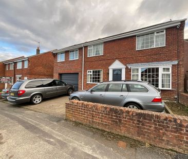 57 Priest Close, YO14 0QH, Filey - Photo 5