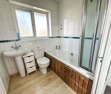 3 bedroom semi-detached house to rent - Photo 2