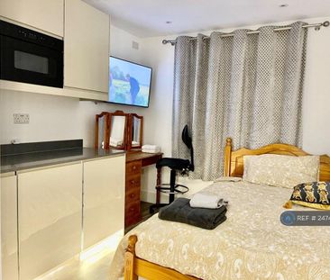 1 bedroom in a house share to rent - Photo 6