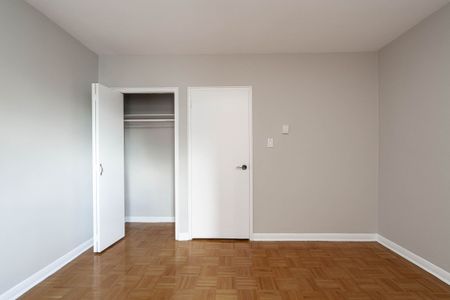 365 Eglinton Avenue East - Photo 4