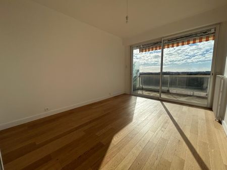 Location Appartement 4 pièces 120m² LA ROCHELLE 17000 - Photo 4