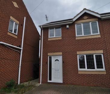 3 bed Semi-Detached - To Let - Photo 6