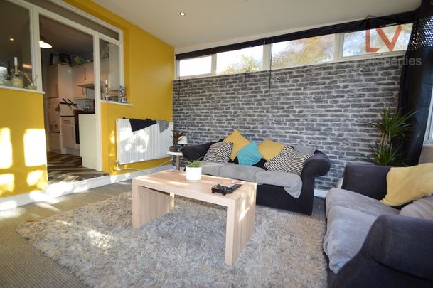 Becketts Park Crescent - Photo 1