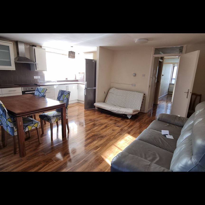 2 Bed Flat, Staines Road, TW4 - Photo 1