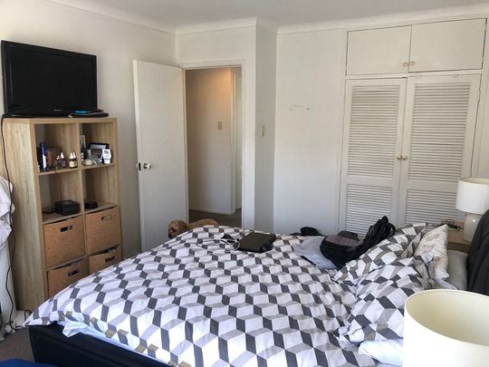 Sunny 2.5 bedroom unit - Photo 1