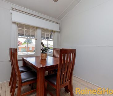 Popular South Location - Photo 2