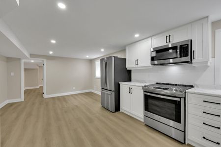 For Lease - 2091 BRIDGE Road, Oakville, Ontario - Photo 4