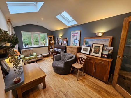 3 bedroom House To Let Total Size: 1185 SQ FT - Photo 4