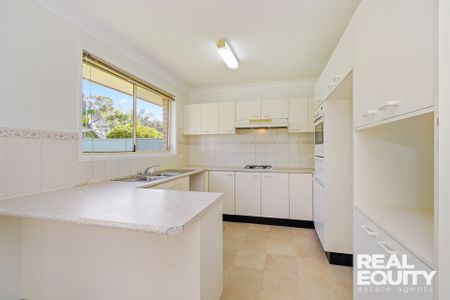 16 Wallcliffe Court, Wattle Grove NSW 2173 - House For Rent | Domain - Photo 4