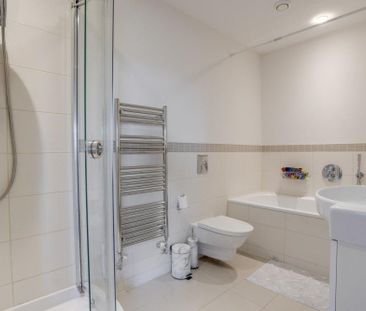 2 bedroom flat to rent - Photo 6