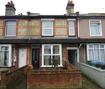 2 bedroom | Terraced house - Photo 2