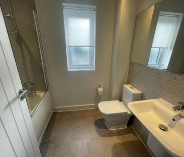 3 bedroom semi-detached house to rent - Photo 6