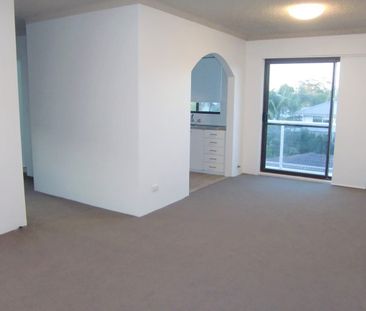 Bright and Sunny Two-Bedroom Unit – Freshwater - Photo 4